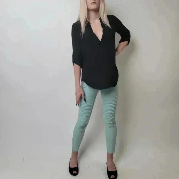 Lush Black Sheer VNeck Tunic Blouse - S - Picture 6 of 7